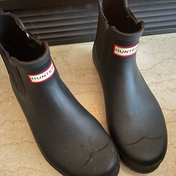 Size 10, Hunter waterproof comfortable warm black boots - Picture 6 of 6